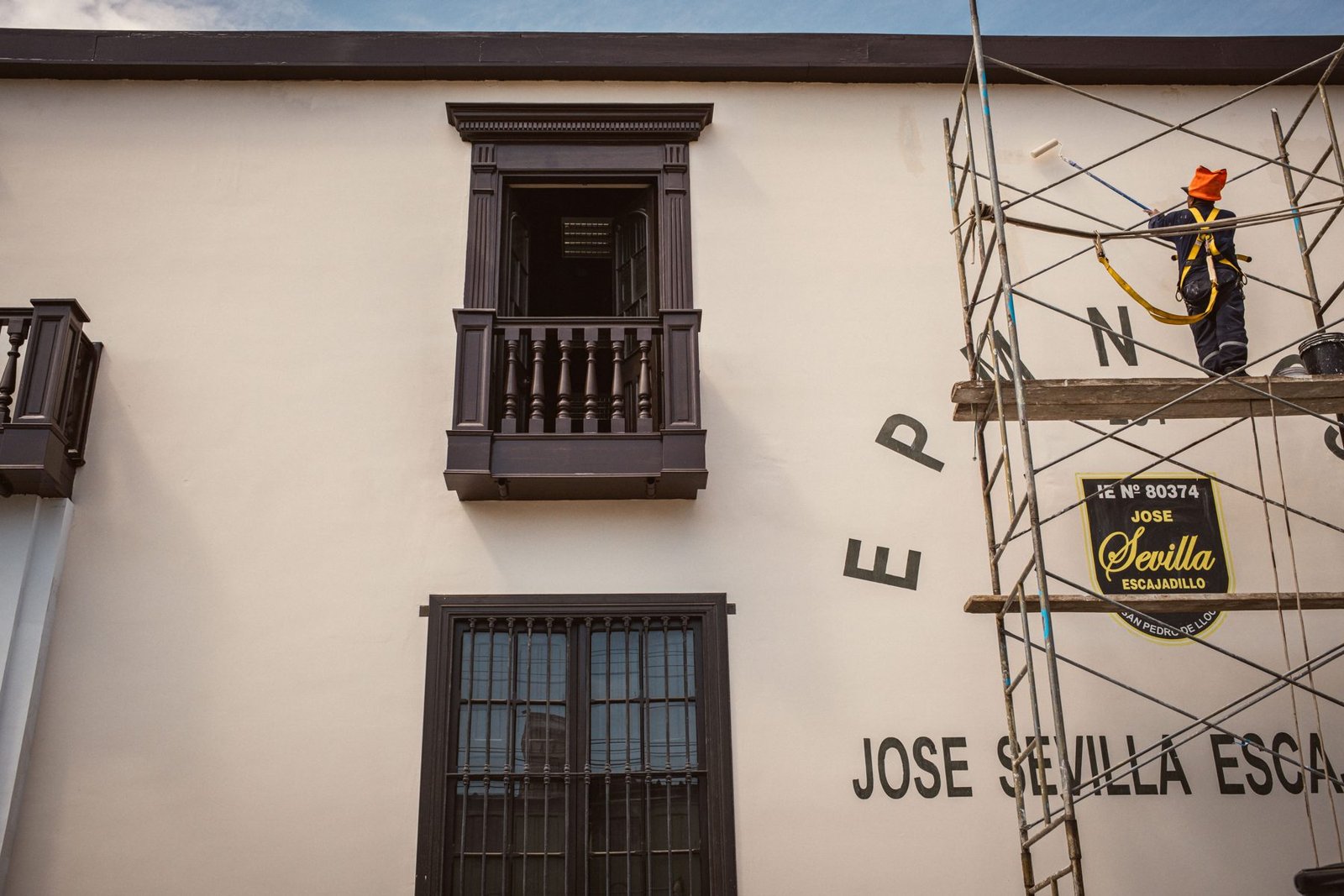 Fachada de edificio en España